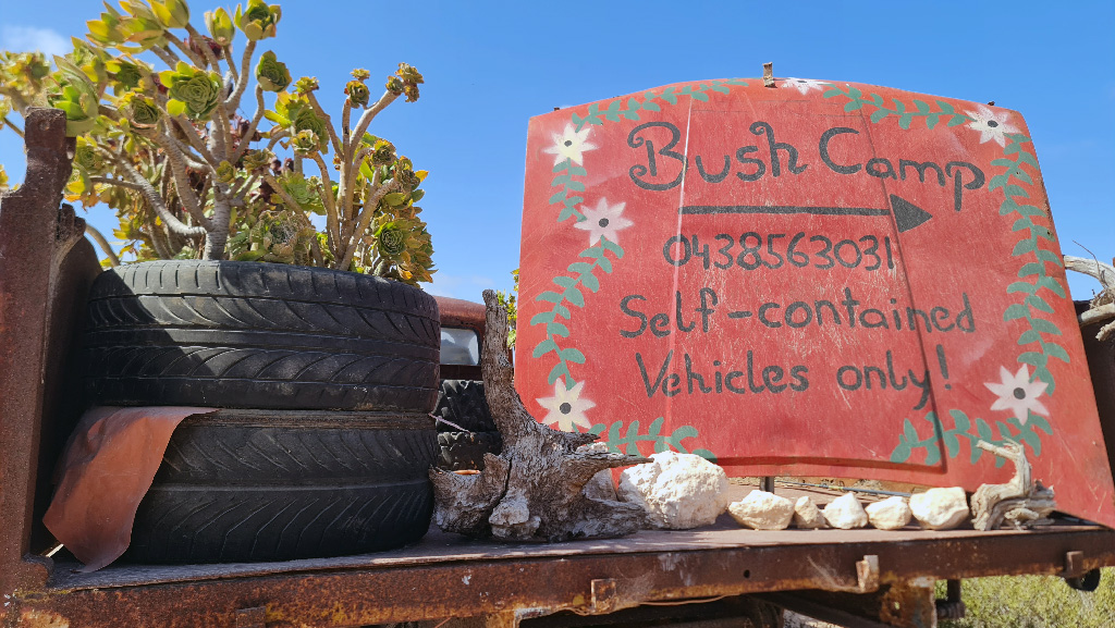 Sign at the entrance to Fowlers Bay Bush Camp.